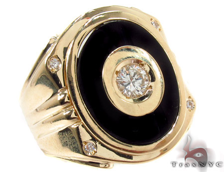 14 Karat Yellow Gold Diamond And Onyx ring - Avianti