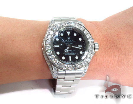 Rolex sea 2024 dweller diamond bezel