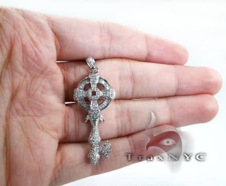 【クレイジーピッグ】TUDOR KEY PENDANT - SMALL TUDOR KEY PENDANT - SMALL | クレイジーピッグ公式オンライン