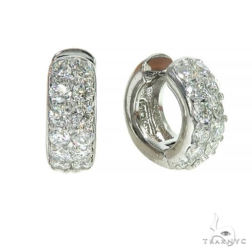 Best diamond hot sale huggie earrings